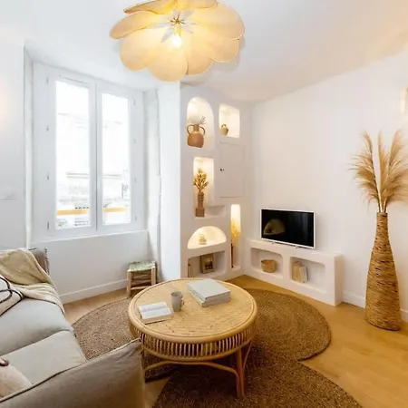 Au Coeur De Avec Terrasse Apartamento